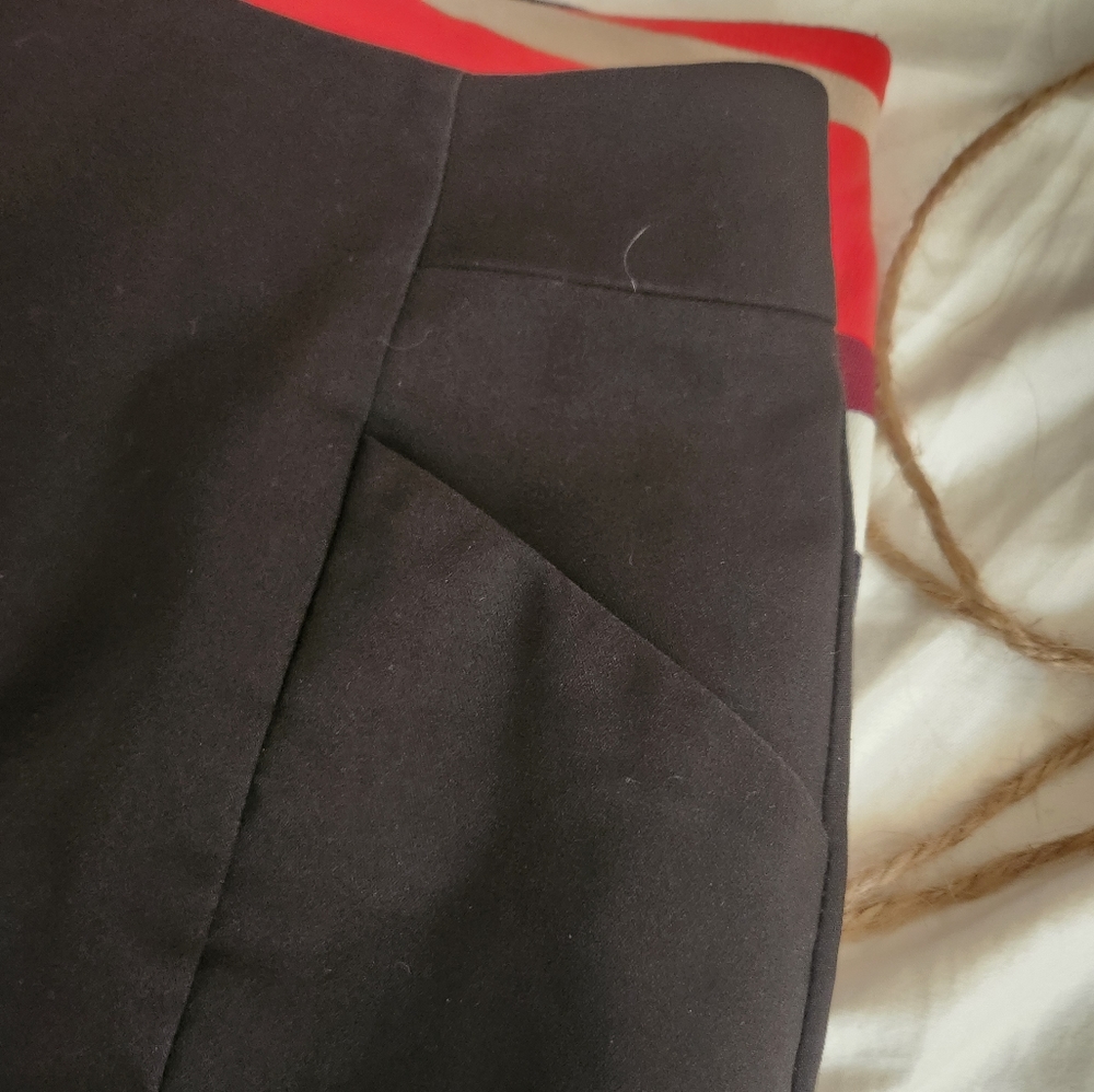 A Lot of 3 Skirts Ann Taylor and H&M - Picture 5 of 13